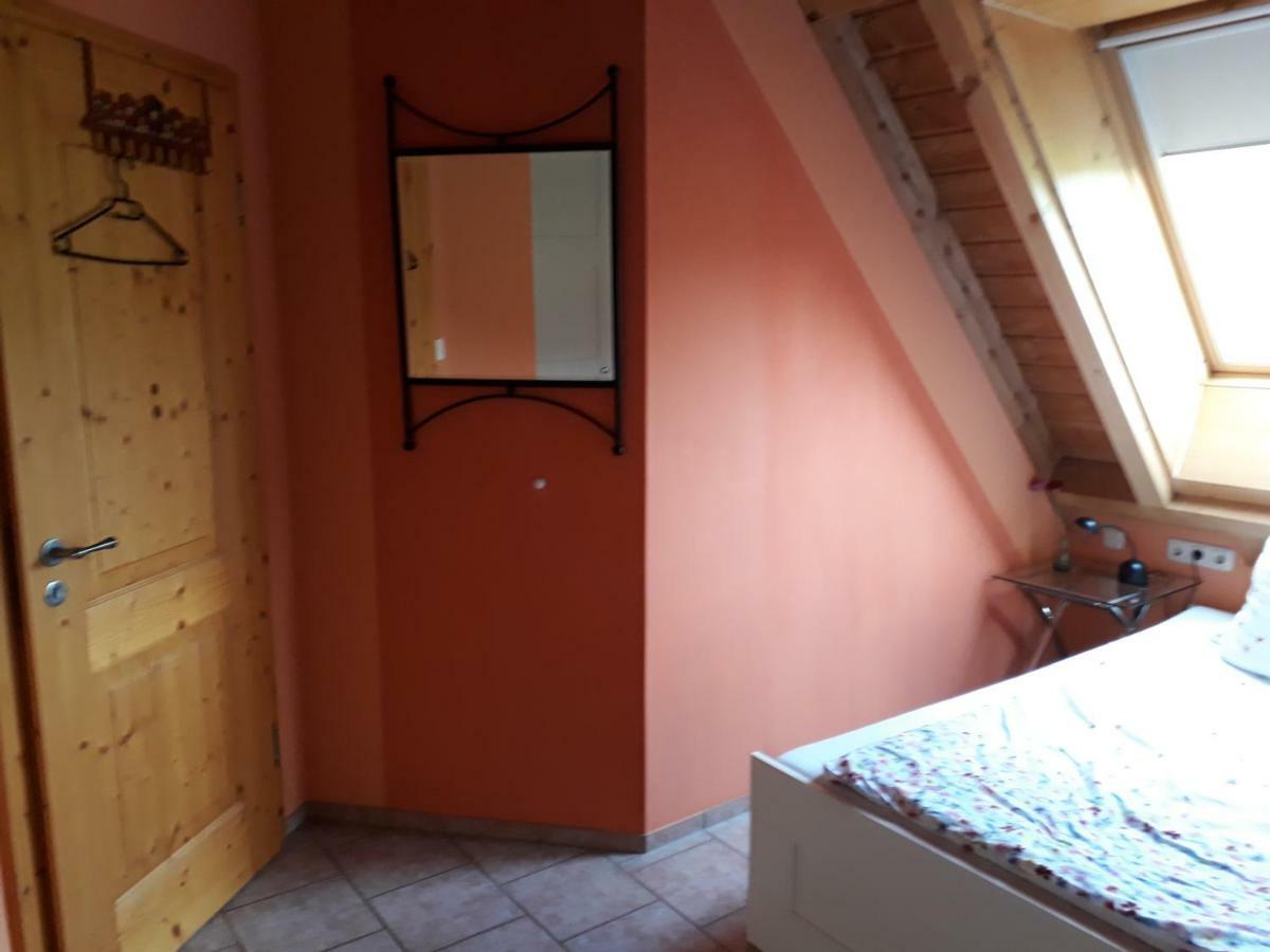 Gaestezimmer In Traumhafter Lage Neben Der Kurstadt Oberthulba Екстер'єр фото